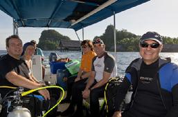 boat crew, dive boat indonesia, dive resort raja ampat
