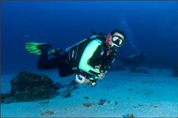 raja ampat, diving, scuba, coral reef, indonesia, papua, scuba dive, BCD, pulau pef, pef island, underwater, PADI, sunset, lounge, party