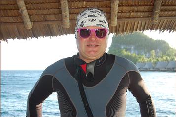 raja ampat, diving, scuba, coral reef, indonesia, papua, scuba dive, BCD, pulau pef, pef island, underwater, PADI, sunset, lounge, party