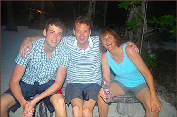 raja ampat, diving, scuba, coral reef, indonesia, papua, scuba dive, BCD, pulau pef, pef island, underwater, PADI, sunset, lounge, party